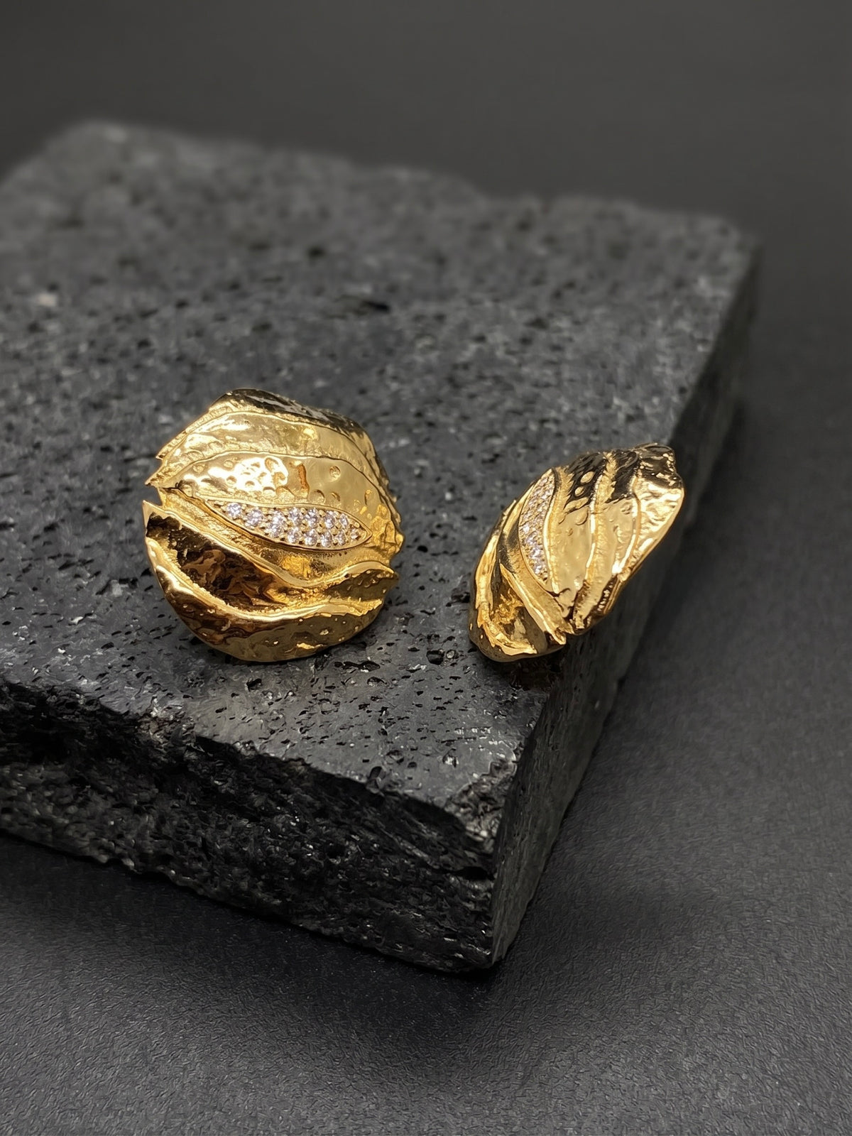 Golden Relic Stud